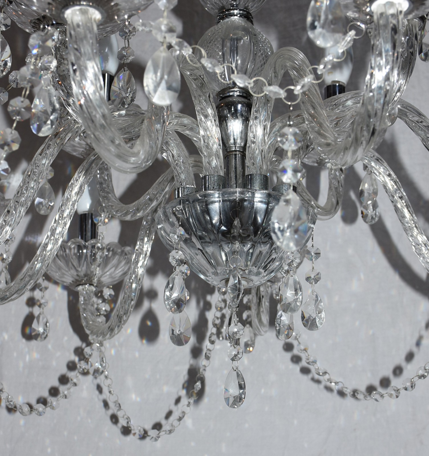 Lustre de cristal para 12 luzes, pingentes lapidados. - foto 2 de 2