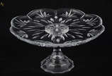 Prato de cristal da Bohemia de pé alto. Altura ... - Prato de cristal da Bohemia de pé alto. Altura 14,5 cm e diâmetro 30 cm.