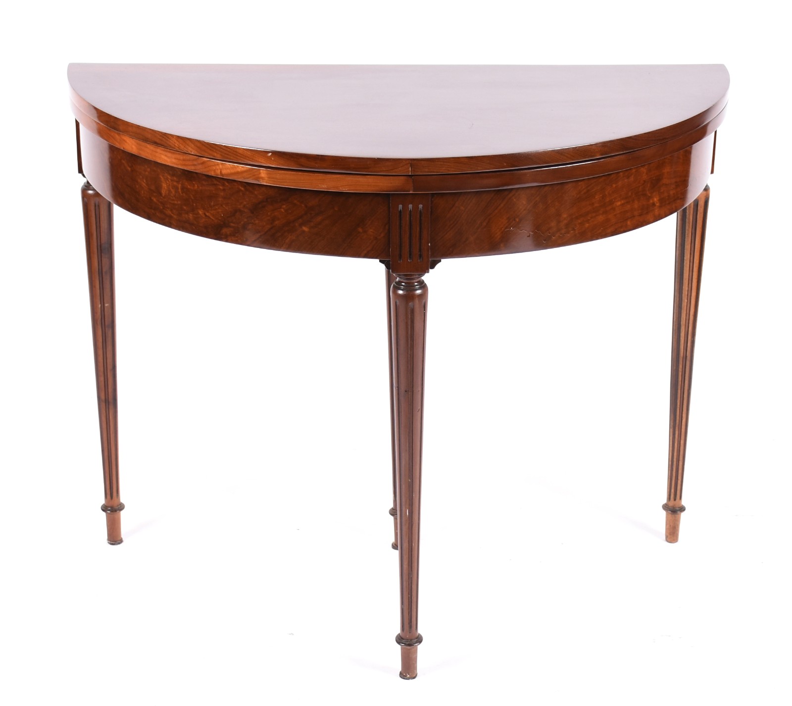 Mesa de madeira nobre feitio meia lua, tampo dobrável ficando no... - foto 2 de 7