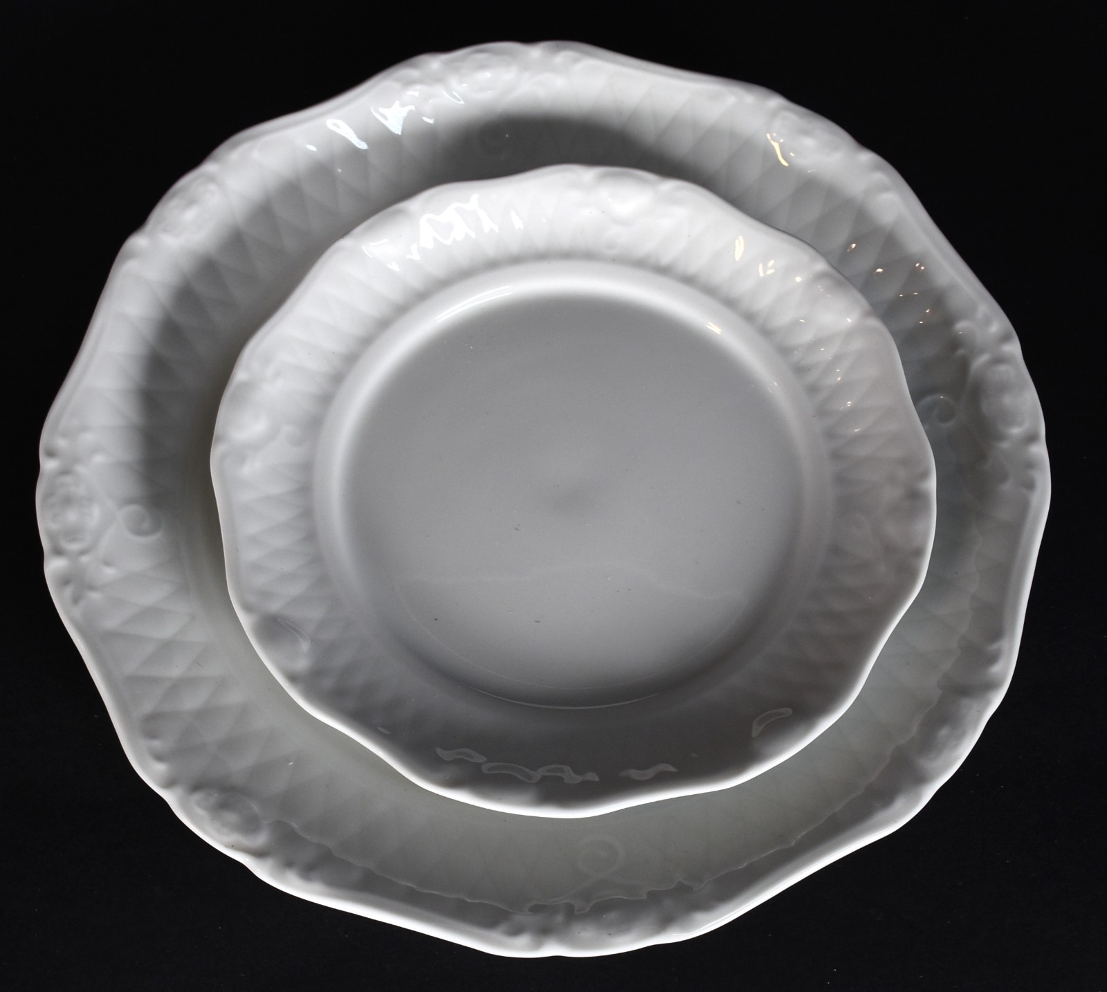 Aparelho de porcelana branca composto de: 10 pratos rasos, 10 para... - foto 5 de 7