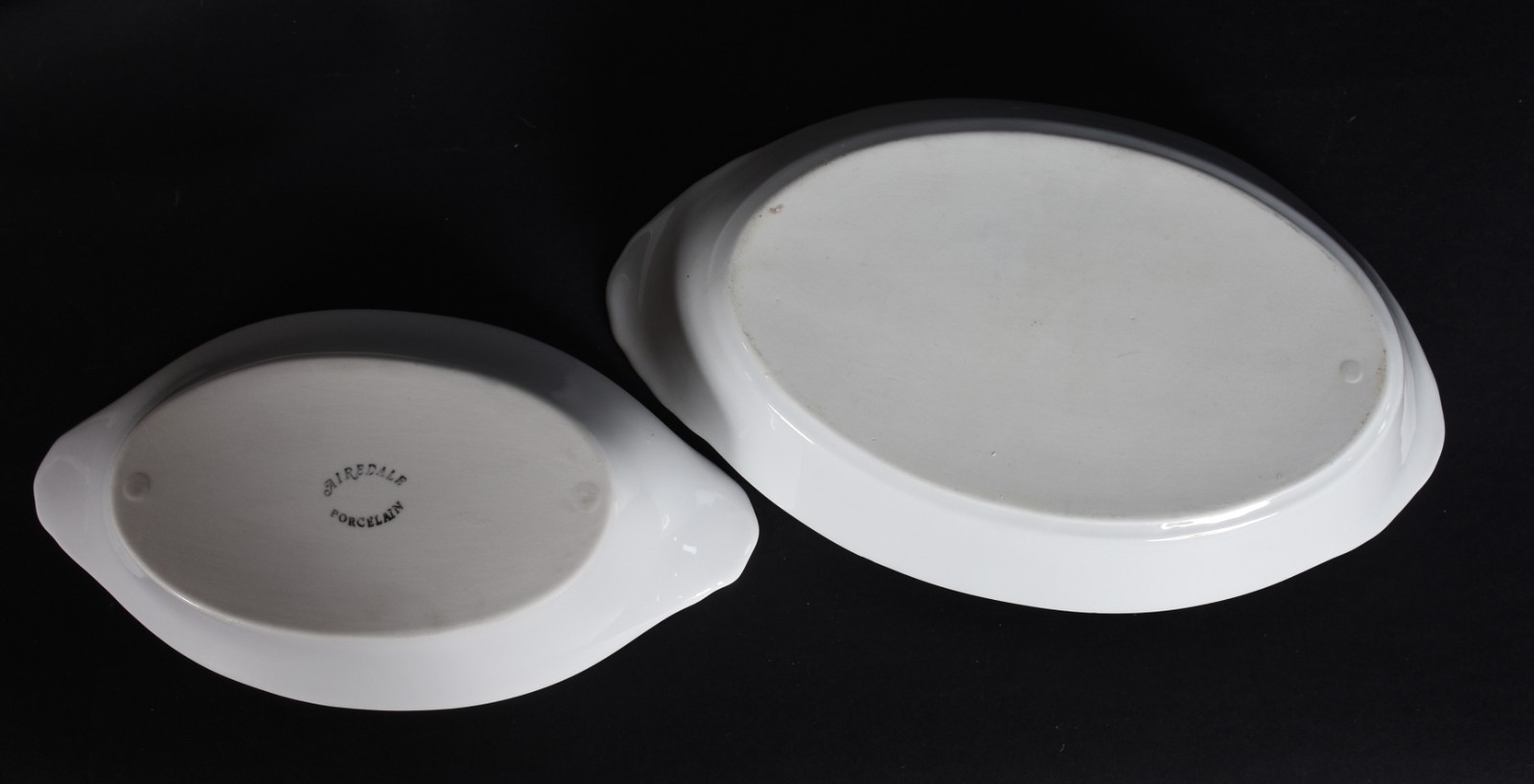 Aparelho de porcelana branca composto de: 10 pratos rasos, 10 para... - foto 7 de 7
