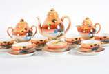 Serviço de chá de porcelana oriental casca de o... - Serviço de chá de porcelana oriental casca de ovo composto de: 6 xícaras com pires (2 com fio de cabelo), bule, açucareiro, leiteira e manteigue...