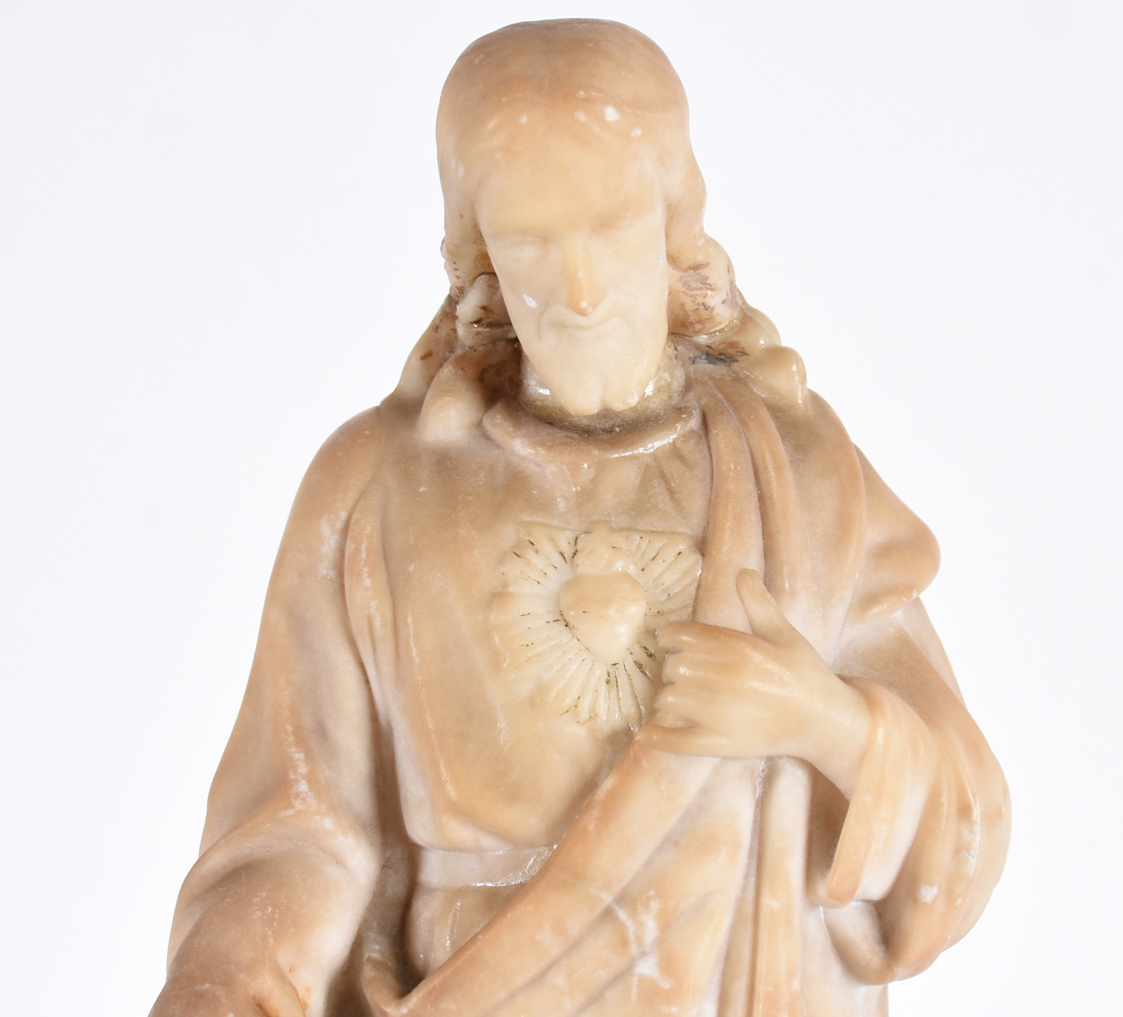 Escultura de alabastro representando Sagrado Coração de Jesus Cristo... - foto 2 de 5