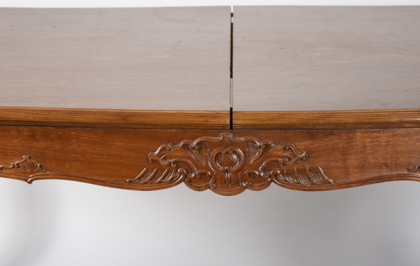 Mesa de jantar de madeira nobre estilo Luis XV, tampo retangular com... - foto 3 de 5