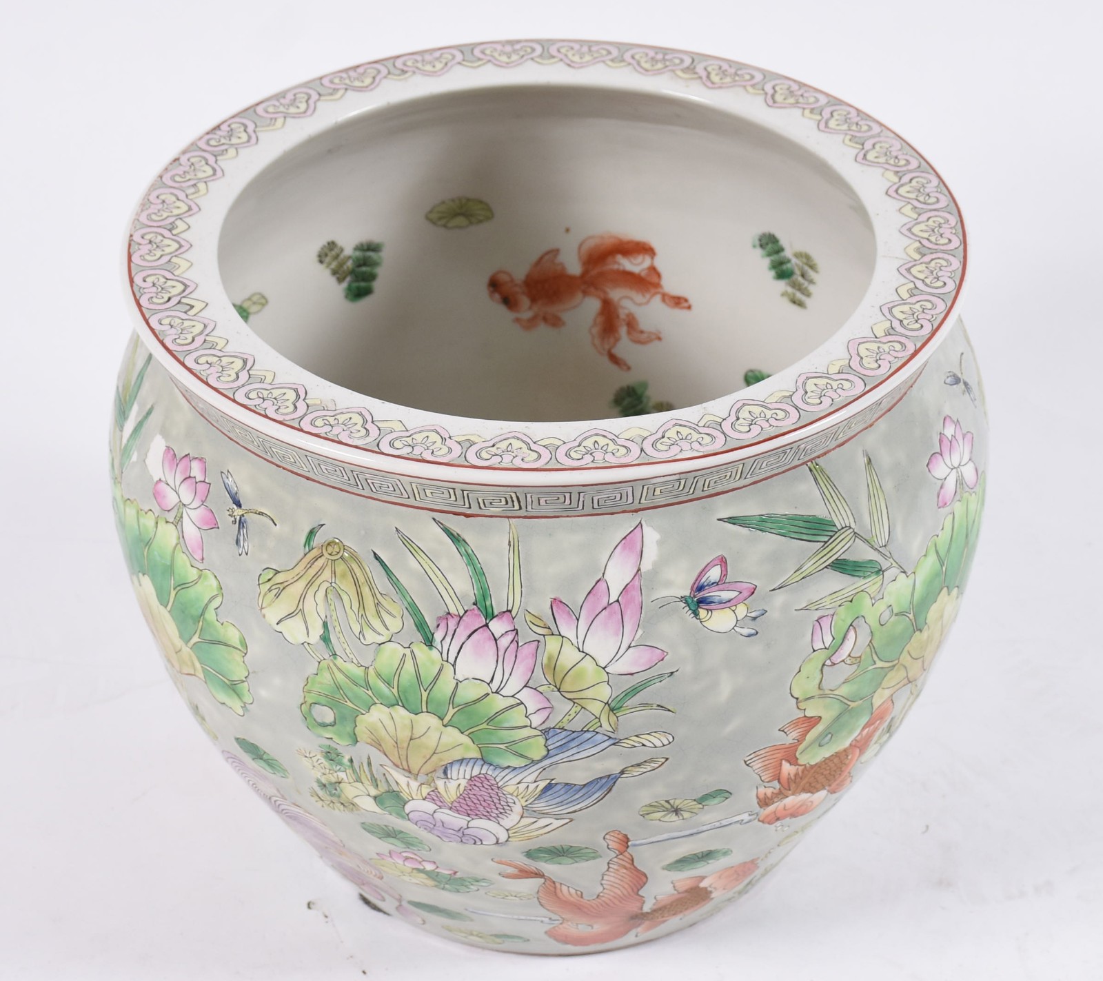 Aquário de porcelana oriental policromada, parte interna com figuras... - foto 2 de 7