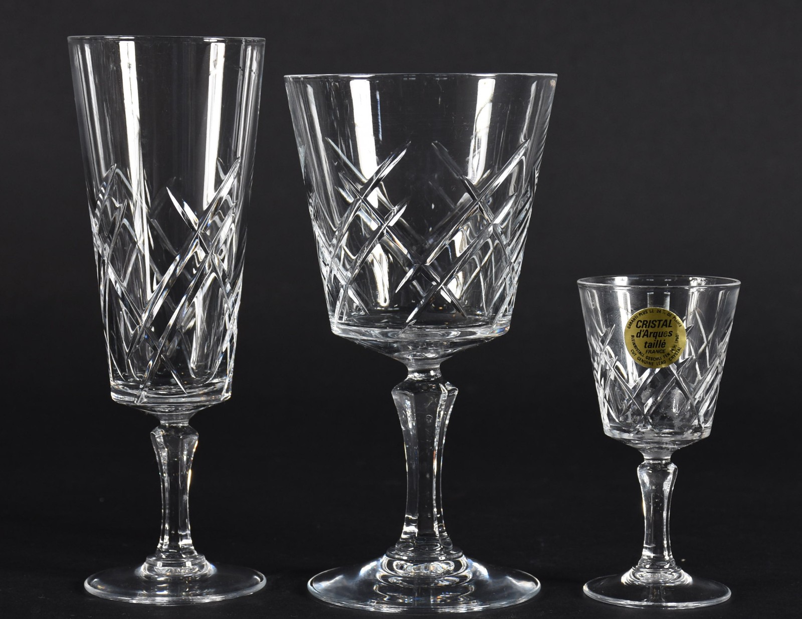 Conjunto de copos de cristal D'Arques composto de: 6 cálices para... - foto 2 de 4