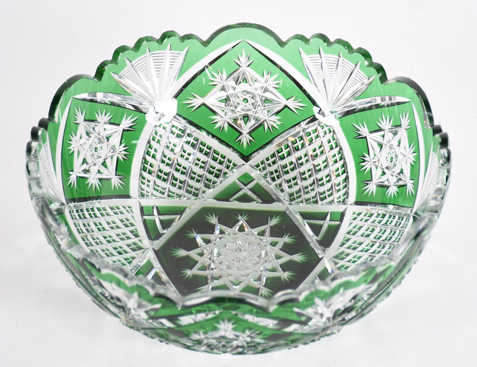 Bowl de cristal doublé verde lapidado, borda recortada, pequenos... - foto 2 de 4