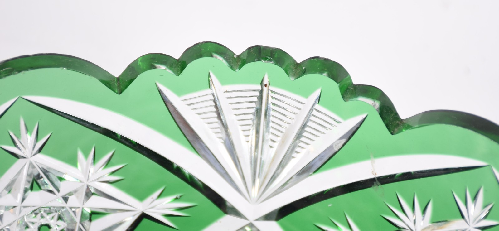 Bowl de cristal doublé verde lapidado, borda recortada, pequenos... - foto 4 de 4