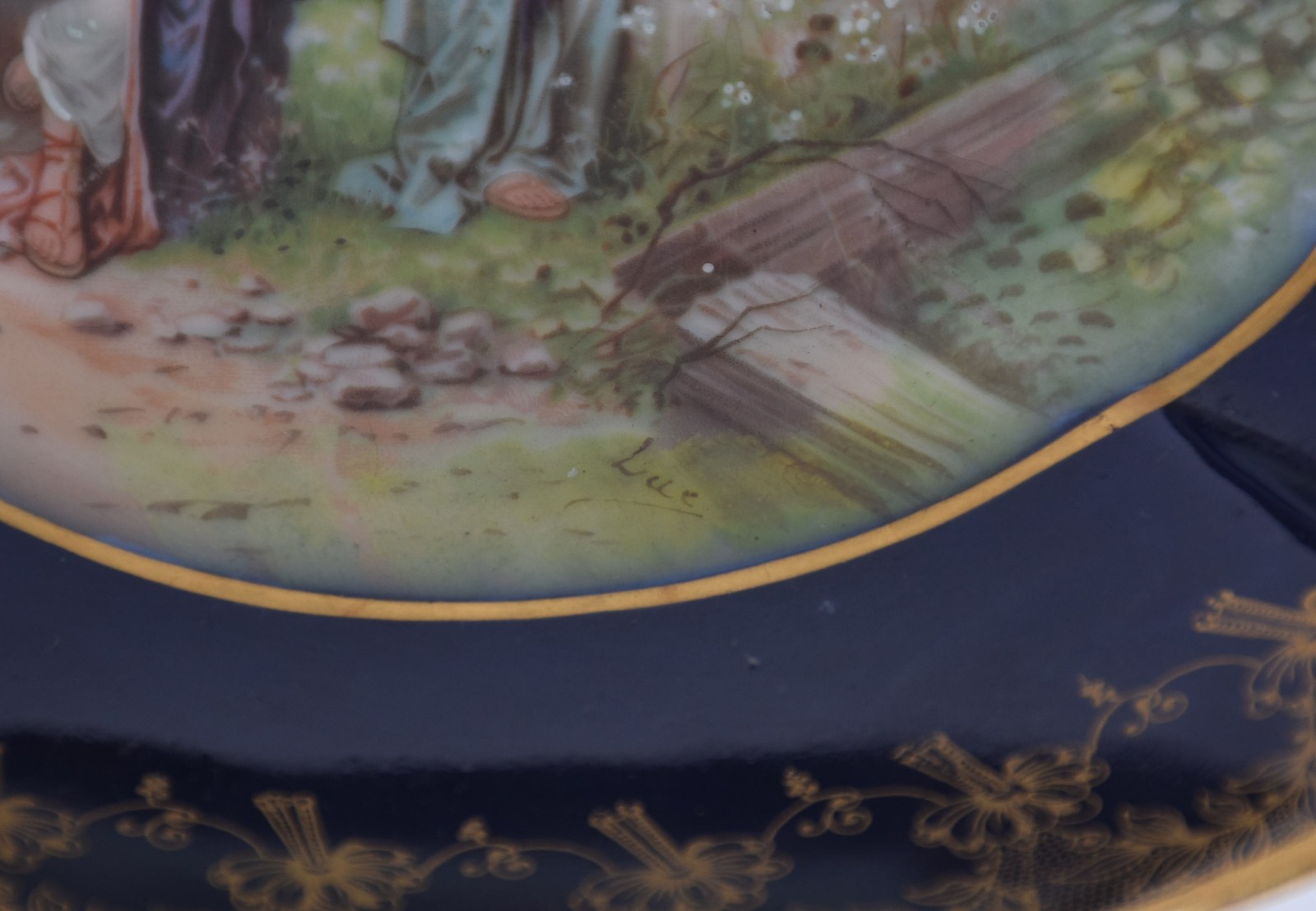 Três peças de porcelana francesa de LIMOGES, sendo 2 pratos e... - foto 3 de 7