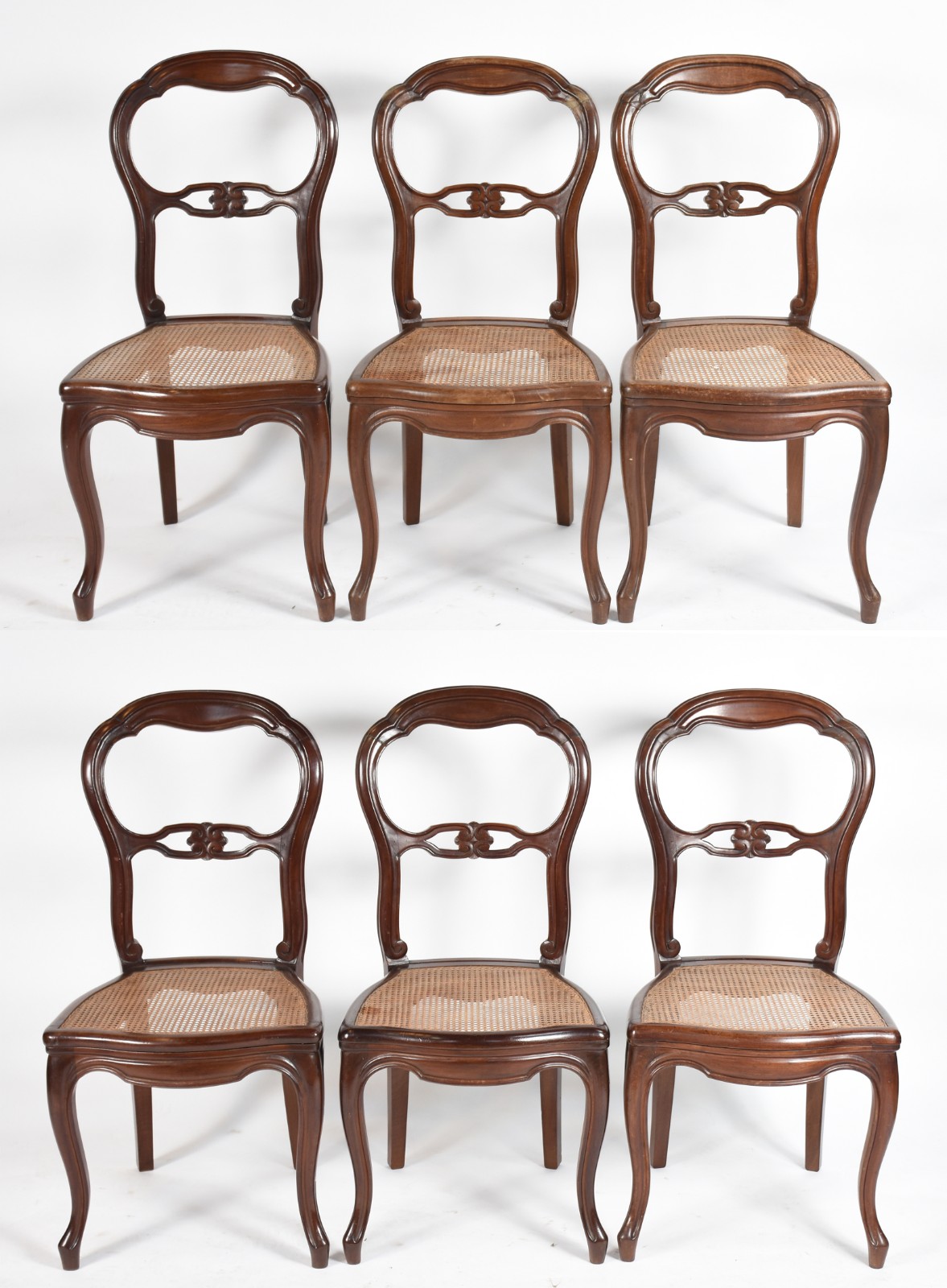 Conjunto com seis antigas cadeiras para sala de jantar de madeira... - foto 1 de 7