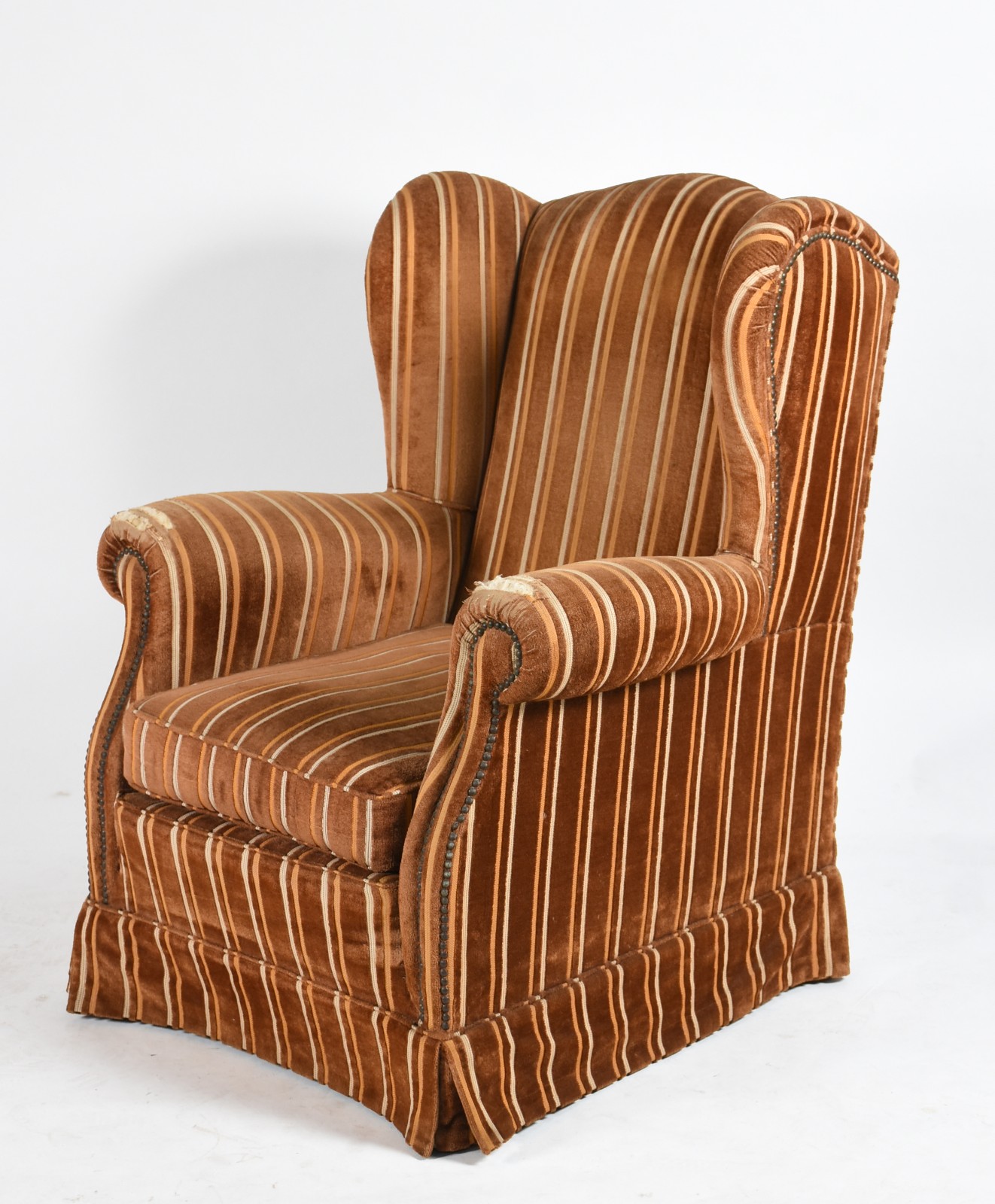 Bergere estofada e forrada com veludo listrado (tecido puído). - foto 1 de 6