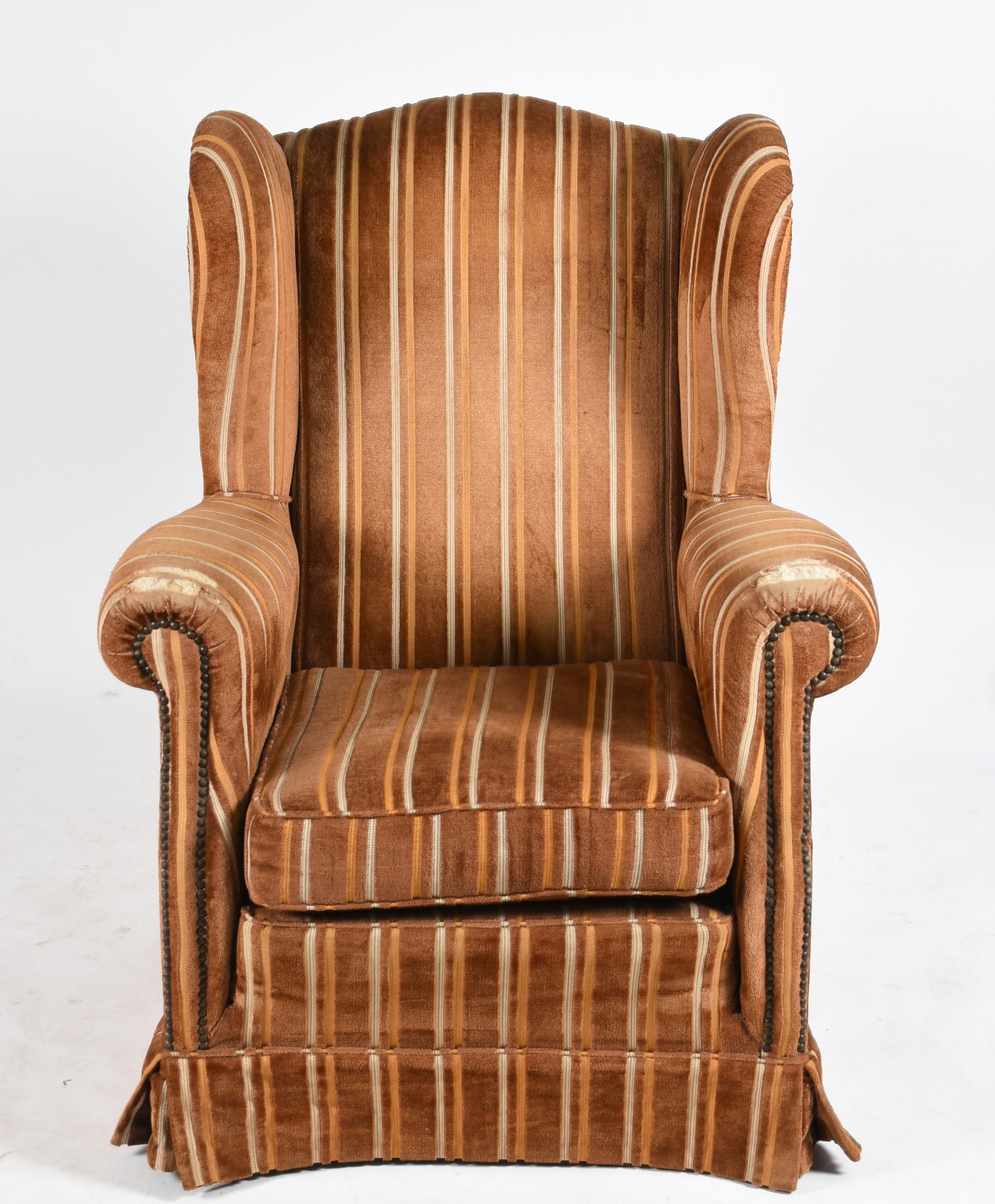 Bergere estofada e forrada com veludo listrado (tecido puído). - foto 2 de 6