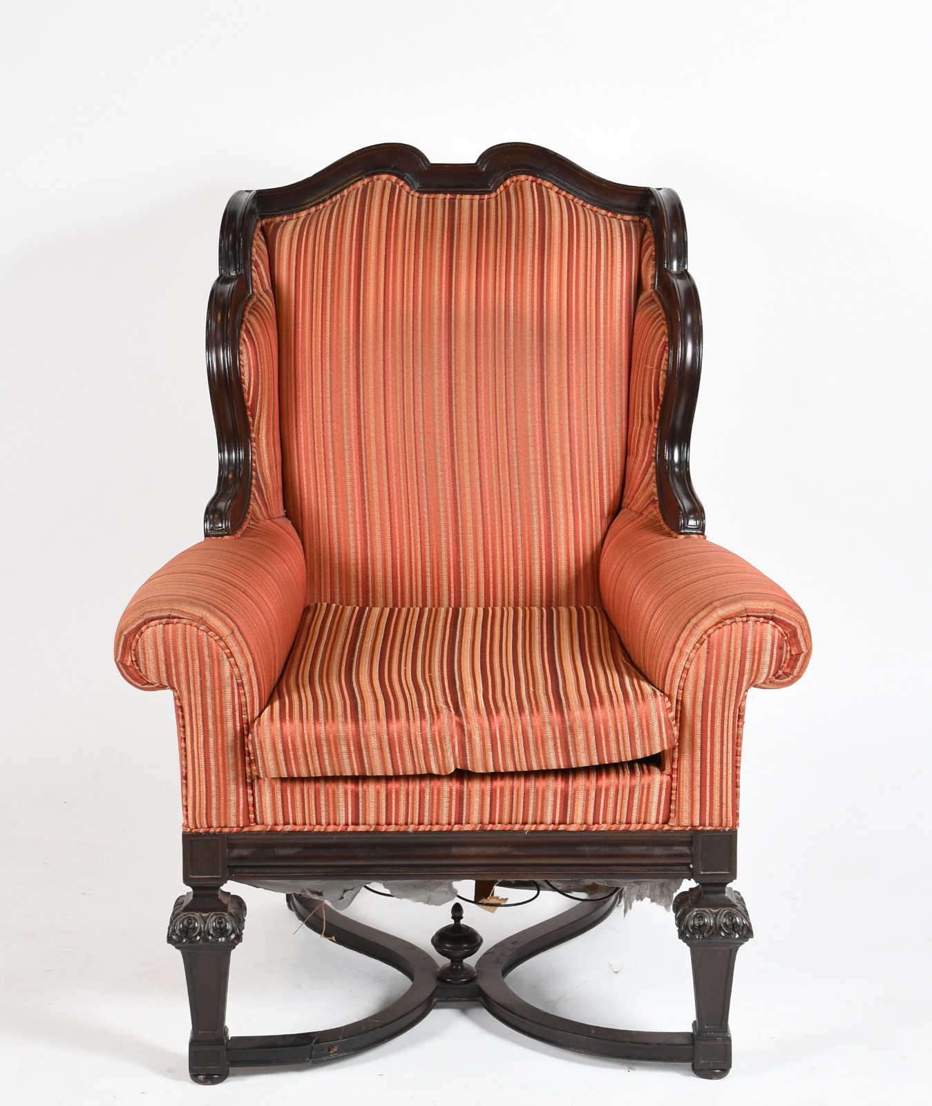 Elegante poltrona Bergere de madeira nobre, estofamento forrado com... - foto 2 de 6