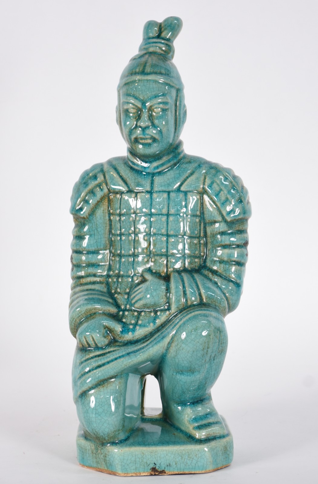 Escultura de cerâmica oriental na cor azul representando Dignitário. - foto 1 de 4