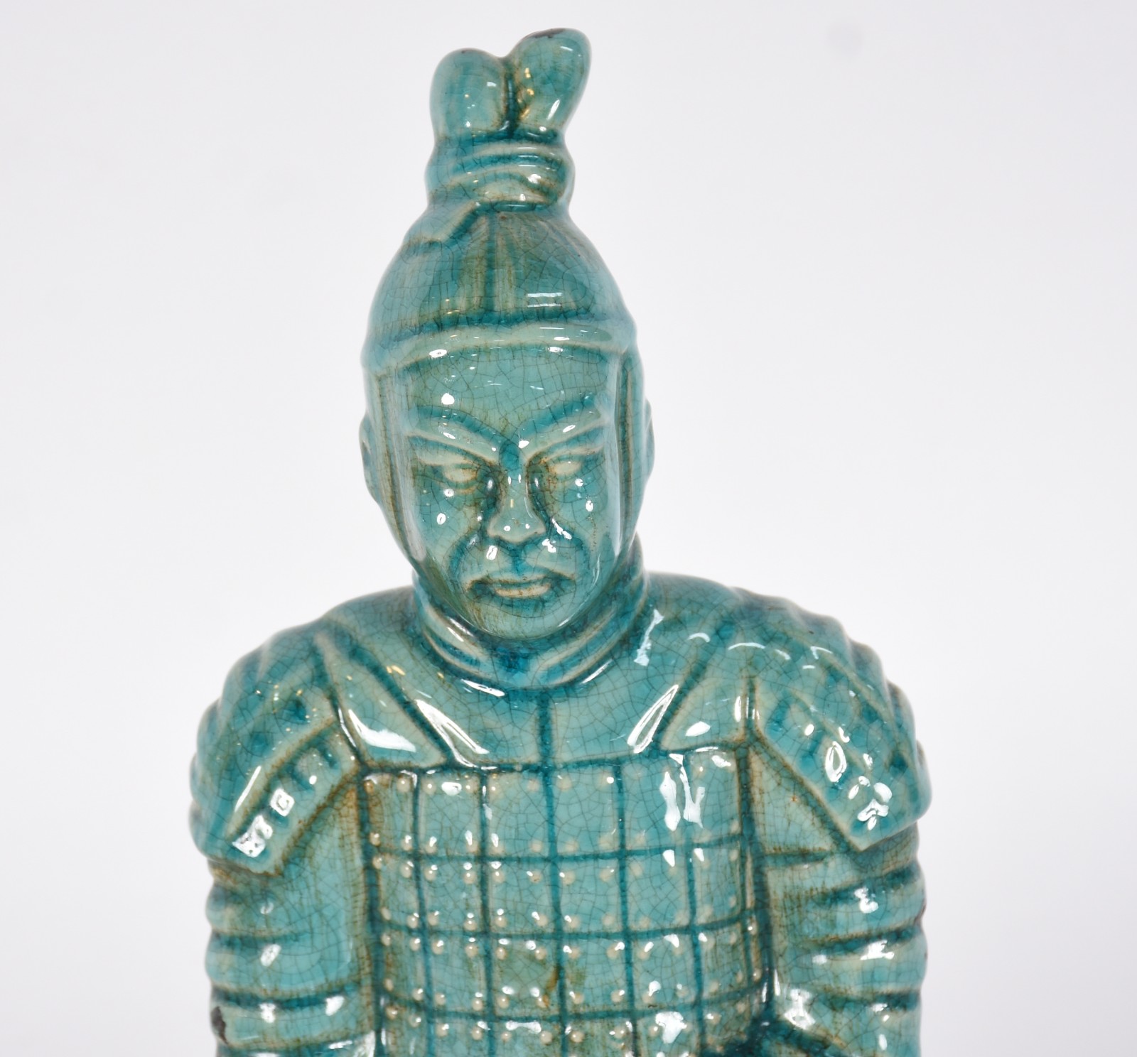 Escultura de cerâmica oriental na cor azul representando Dignitário. - foto 2 de 4