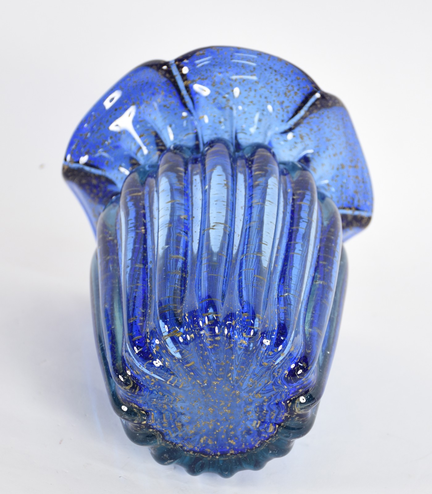 Vaso de vidro decorativo na cor azul. - foto 3 de 3