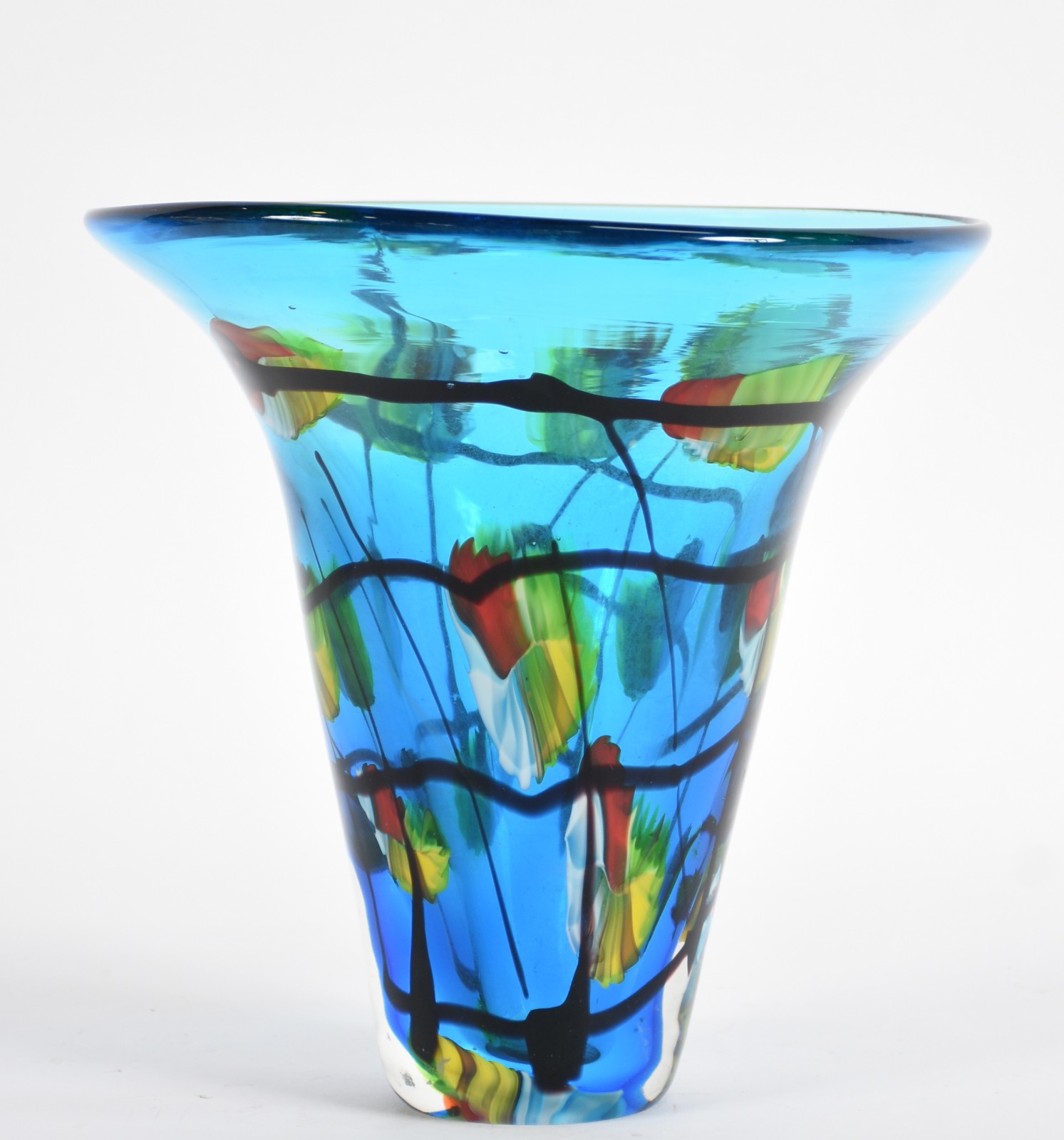 Vaso decorativo de vidro na cor azul com detalhes coloridos. - foto 1 de 3