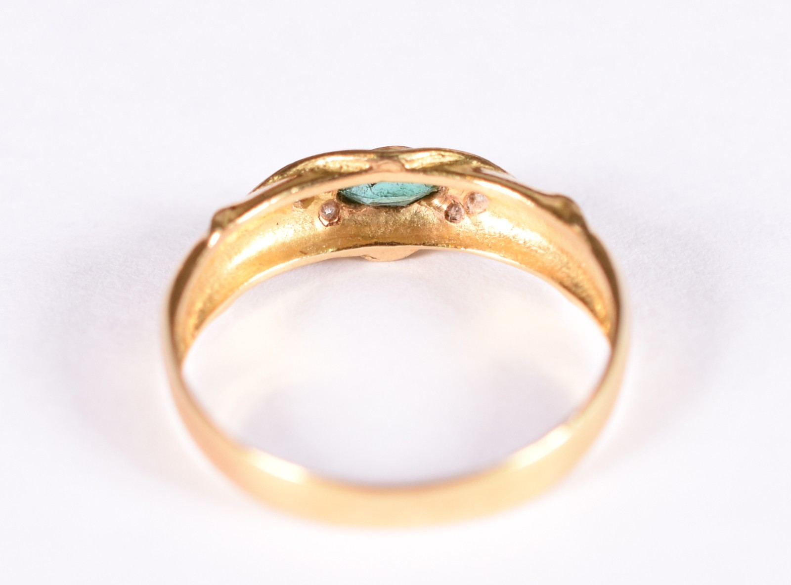 Anel de ouro 18 k com esmeralda, aro 17 (Por motivos de segurança a... - foto 3 de 3