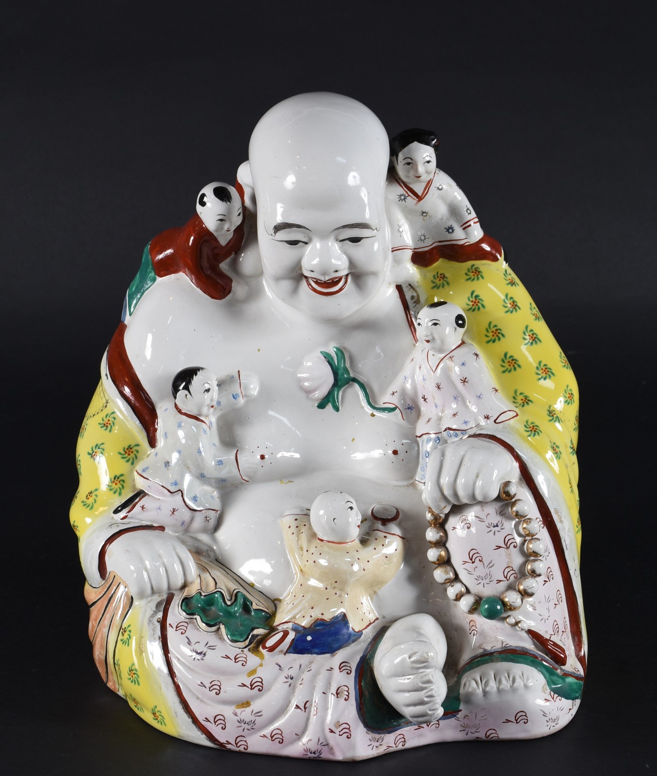 Escultura de porcelana oriental representando Buda em policromia. - foto 1 de 5