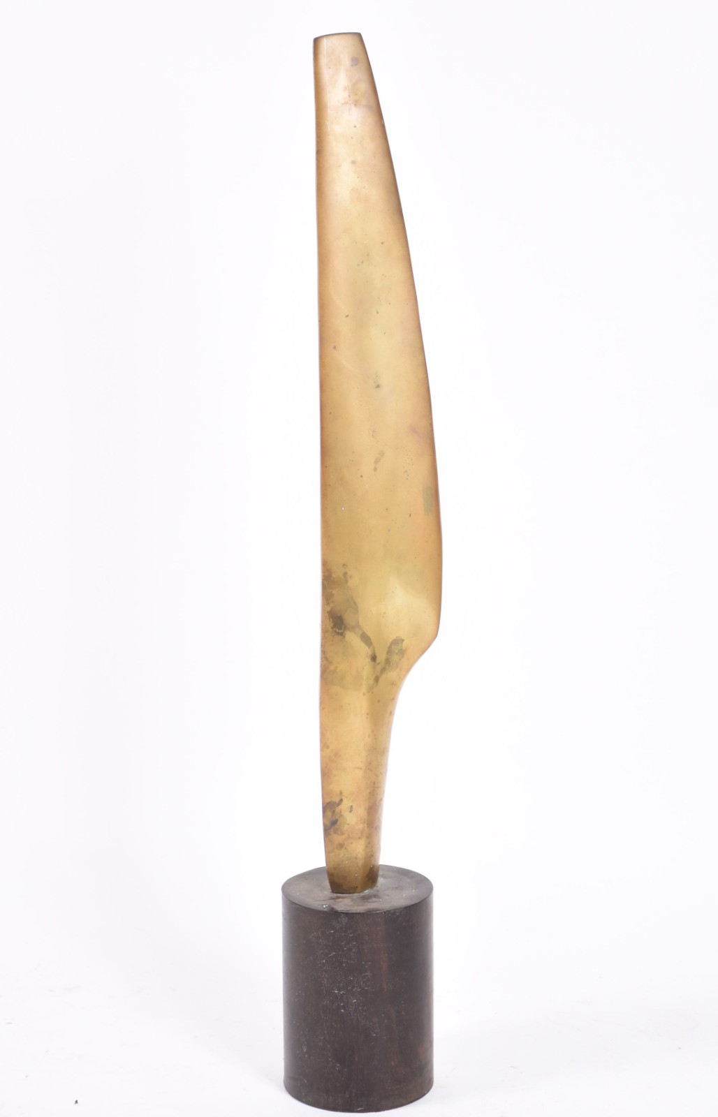 Escultura de bronze, base de madeira. - foto 1 de 5