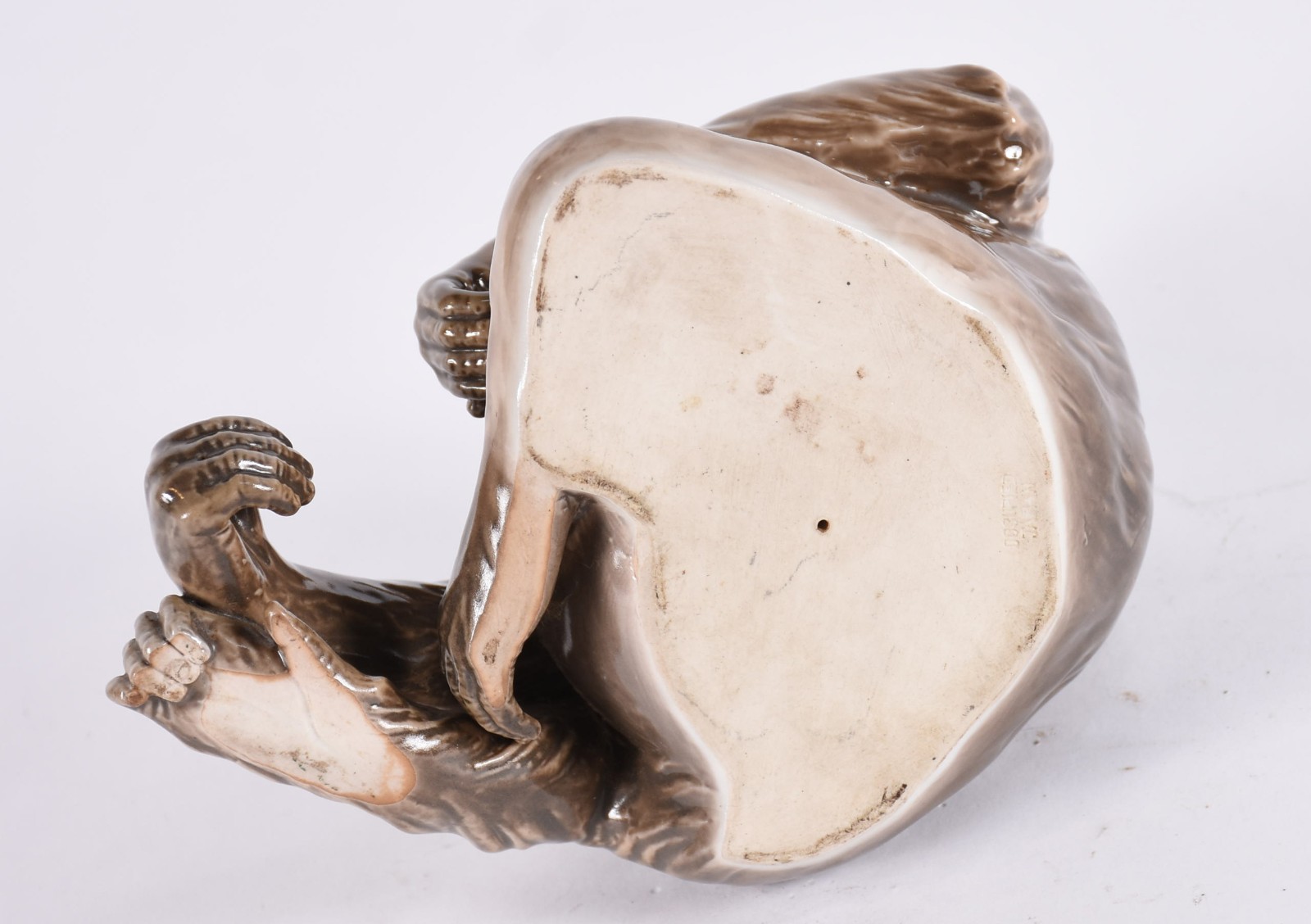 Escultura de porcelana policromada representando macaco, marca na... - foto 5 de 6