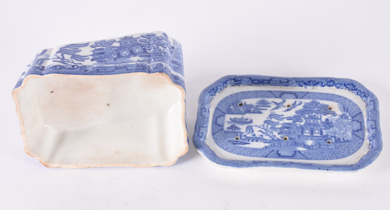 Queijeira de porcelana inglesa azul e branca decoração "pombinho". - foto 4 de 6