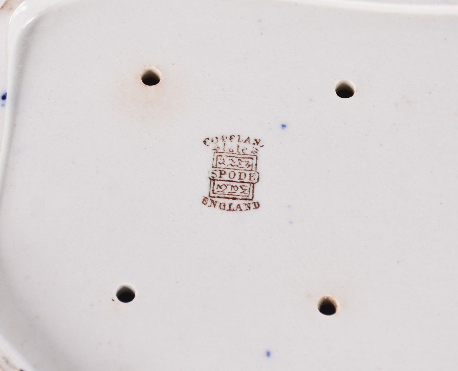 Queijeira de porcelana inglesa azul e branca decoração "pombinho". - foto 6 de 6