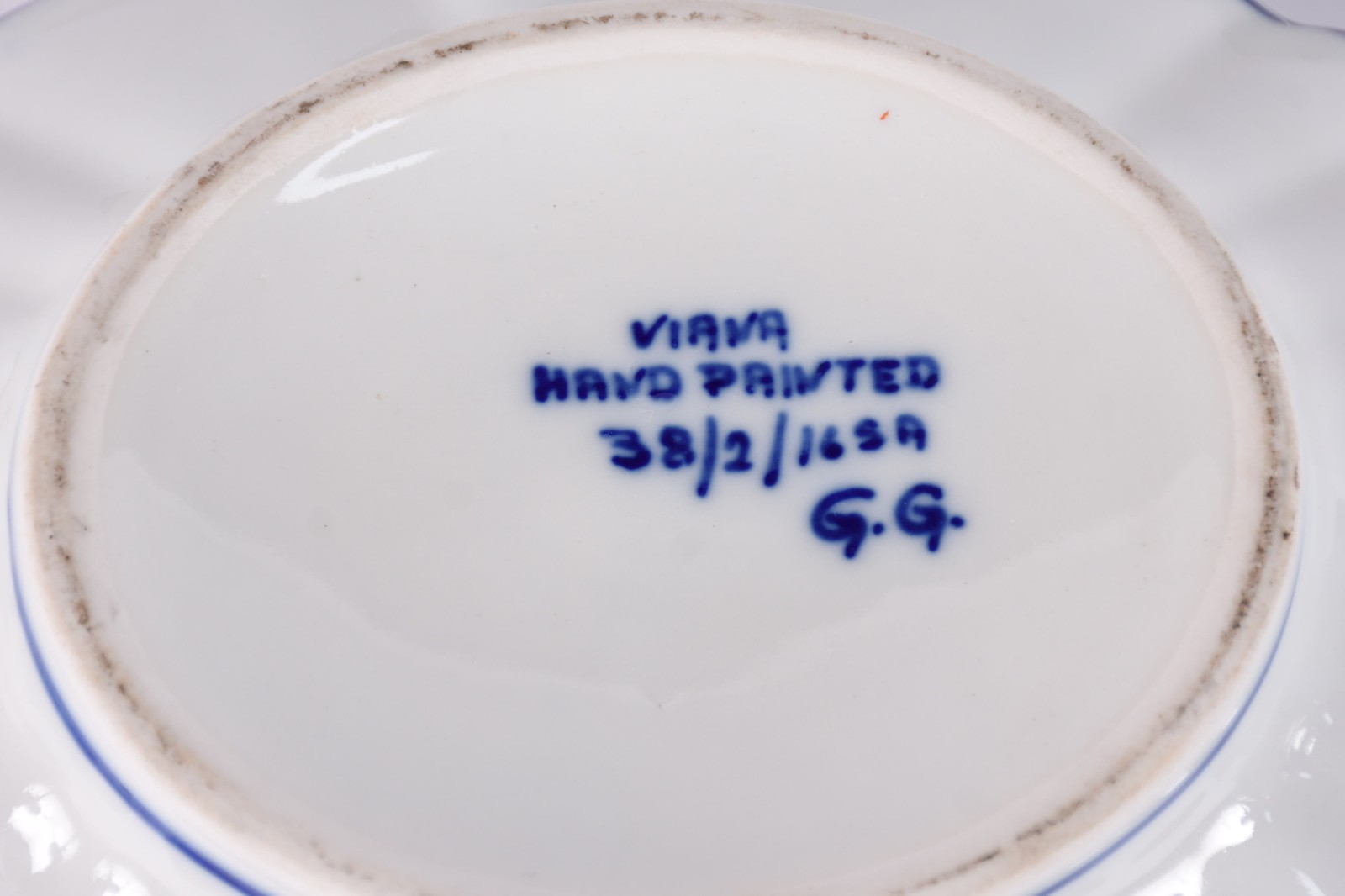 Duas sopeiras sendo uma de porcelana com presentoir azul e branco... - foto 6 de 9