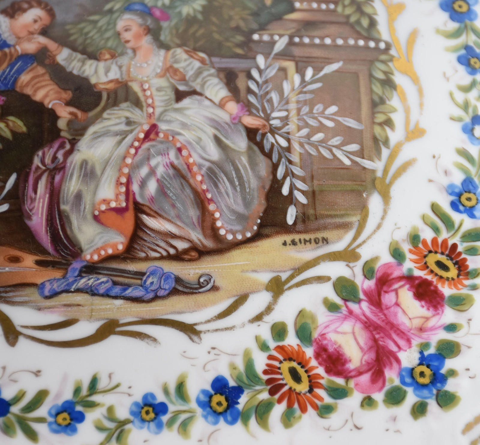 Caixa de porcelana francesa de Sèvres ricamente decorada com cena... - foto 5 de 9