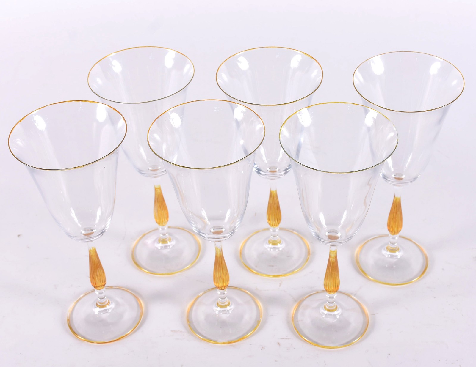 Seis cálices de vinho em demi cristal, base na cor amarelo. - foto 2 de 3