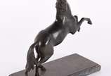 Escultura de petit bronze representando cavalo. - Escultura de petit bronze representando cavalo.