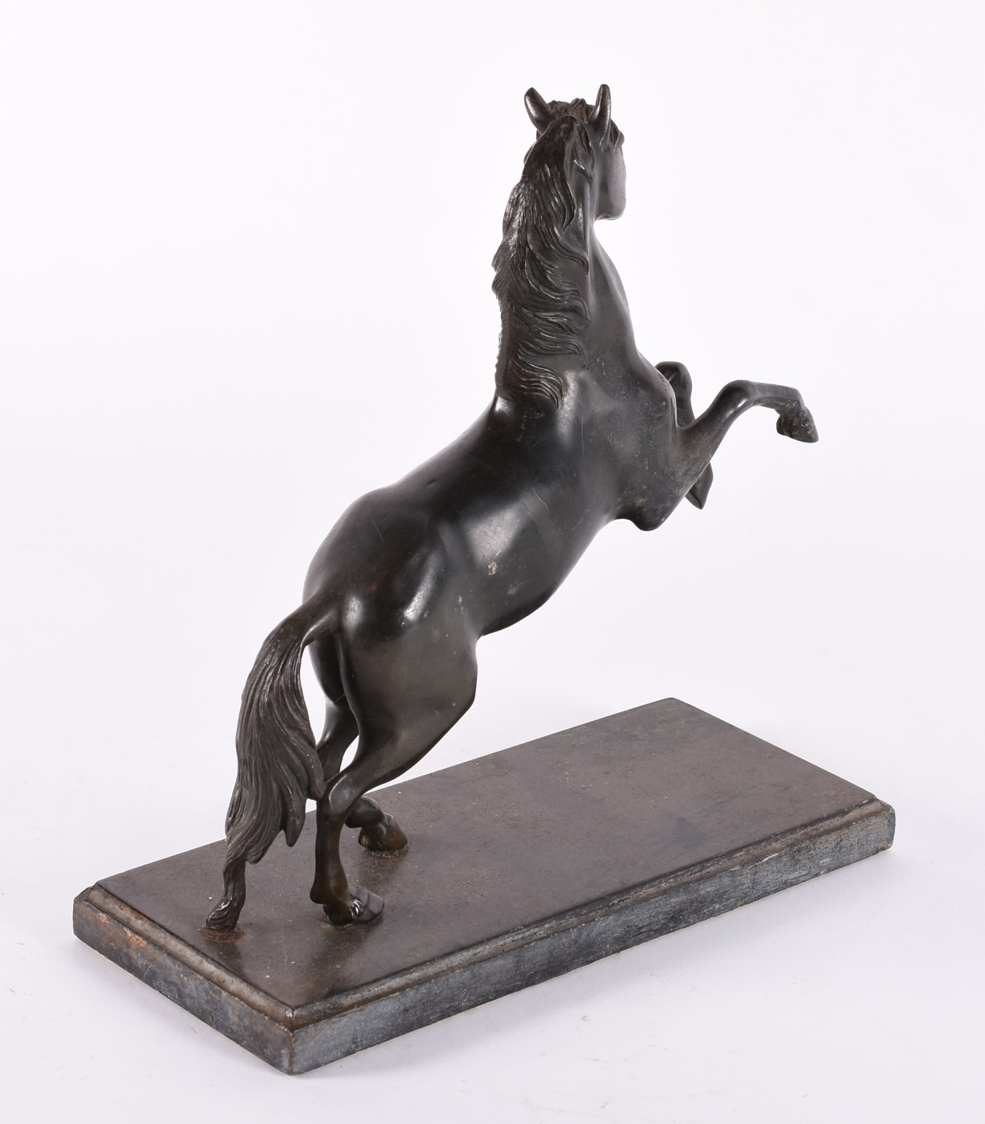 Escultura de petit bronze representando cavalo. - foto 4 de 5