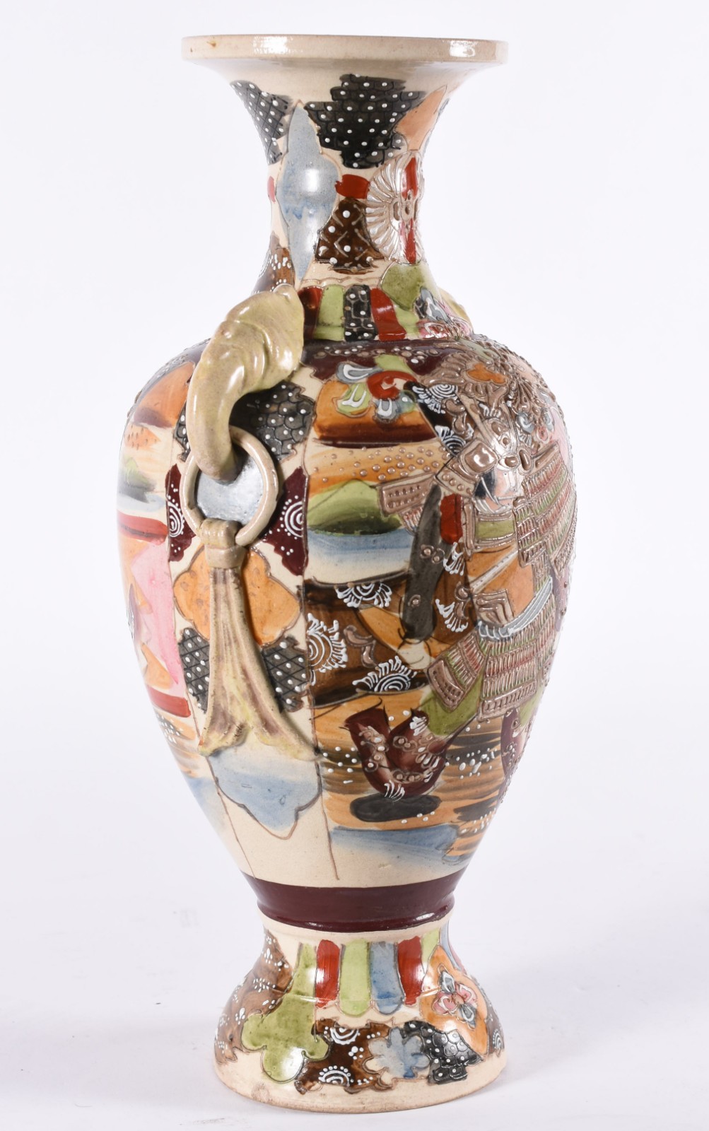 Ânfora de porcelana japonesa Satzuma decorada com guerreiros em... - foto 2 de 5