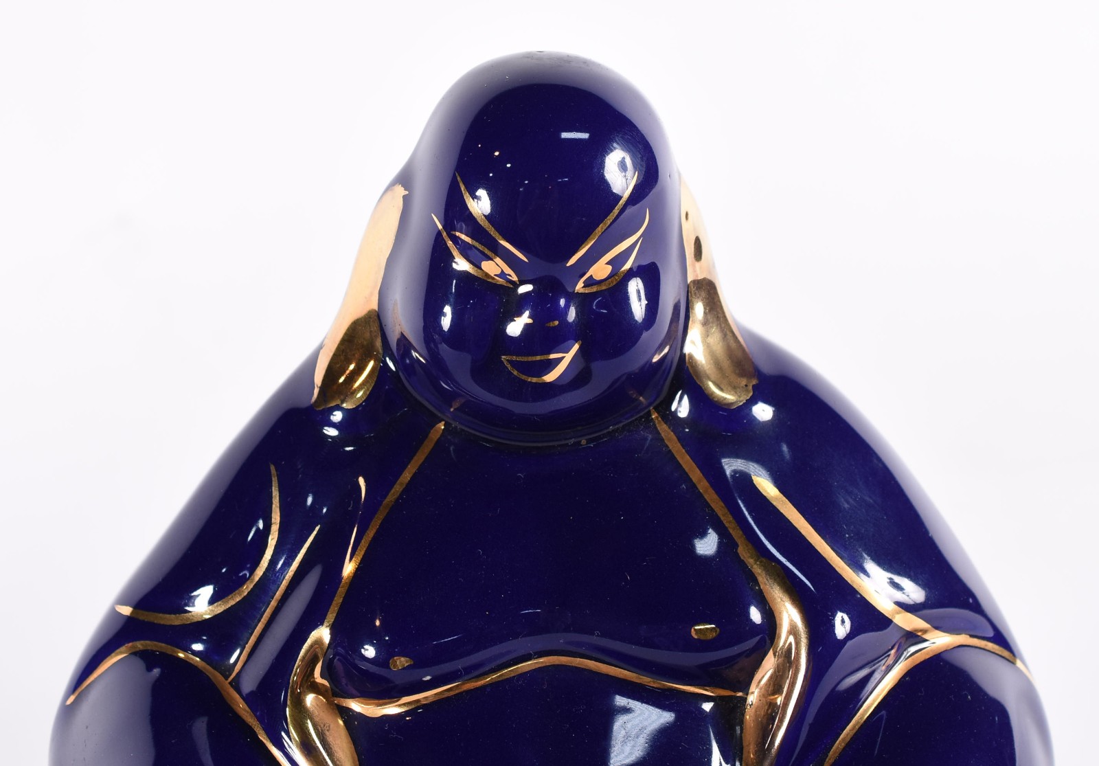 Três figuras de Buda em diversos materiais. - foto 3 de 7