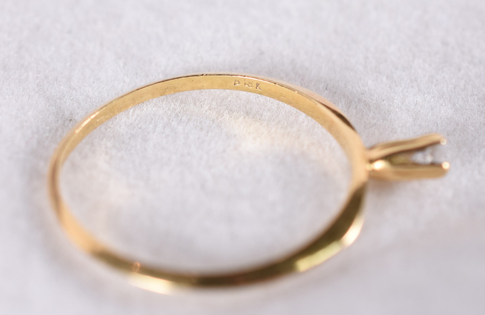Anel solitário de ouro 18 k com 1 diamante, aro 16(Por motivos de... - foto 4 de 4