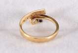 Anel de ouro 18 k contrastado com 1 diamante e ... - Anel de ouro 18 k contrastado com 1 diamante e 5 pequenos diamantes a volta, aro 18 (Por motivos de segurança a peça não se encontra na loja)