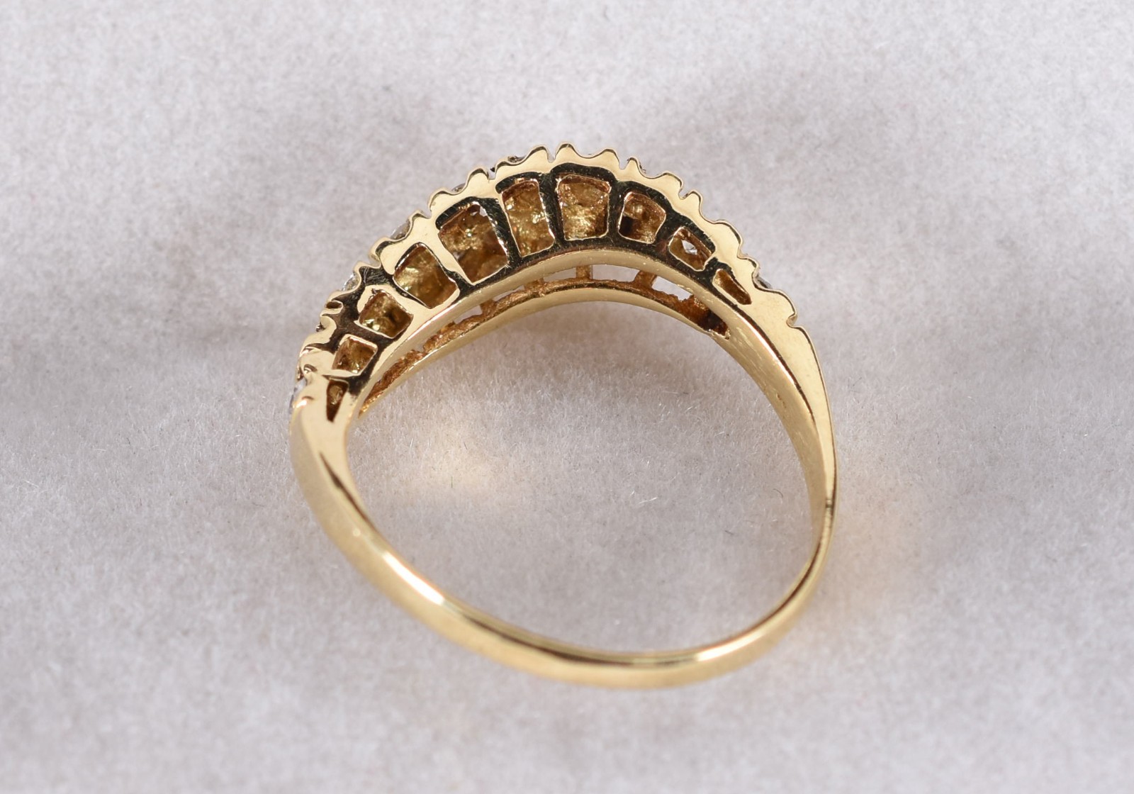 Anel de ouro 18 k no feitio onda com 2 fileiras de 16 brilhantes, aro... - foto 3 de 3