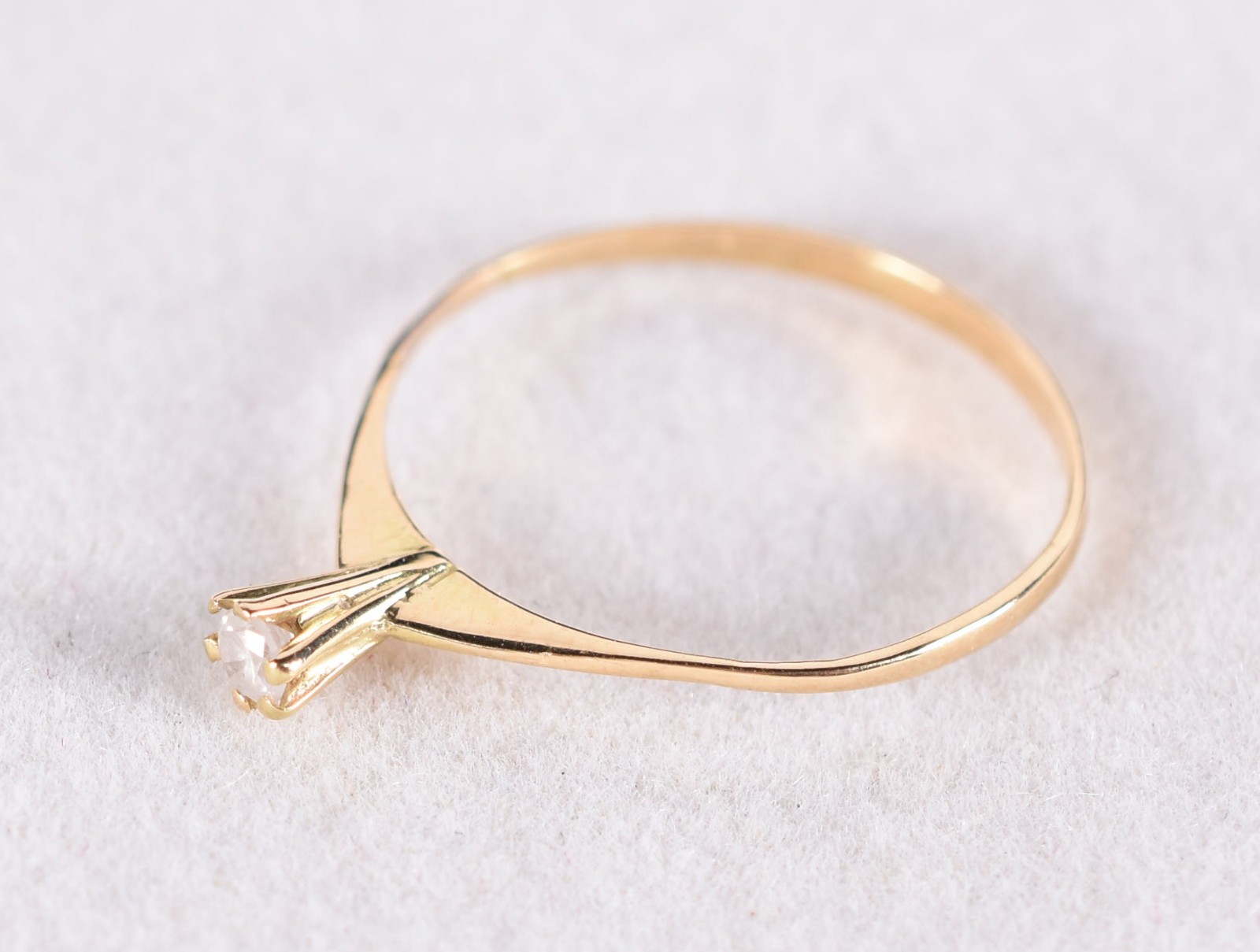 Anel solitário em ouro 18 k com 1 diamante, aro 19 (Por motivos de... - foto 2 de 3