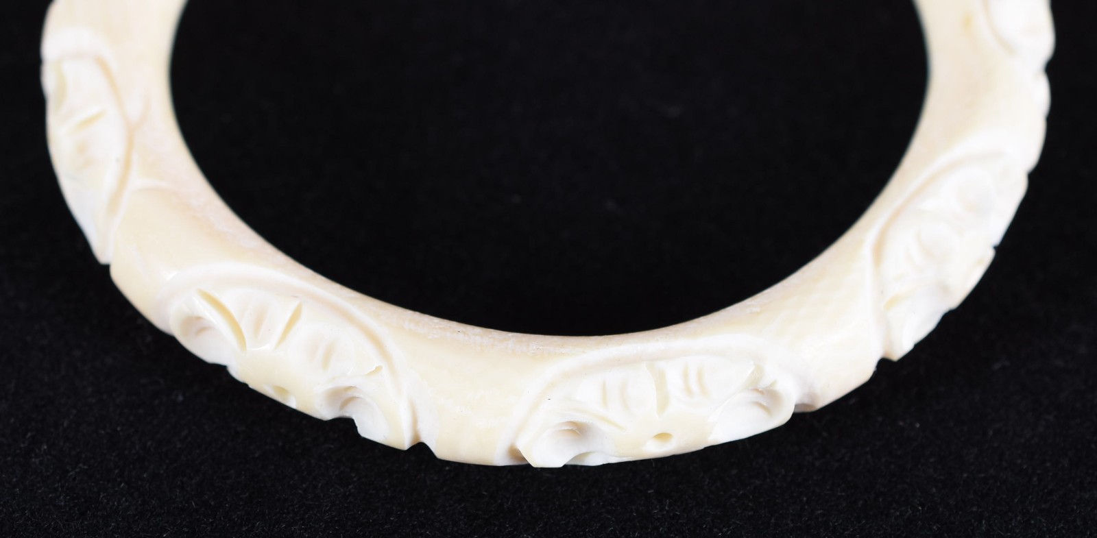 Conjunto de marfim composto de: gargantilha africana, pulseira e... - foto 4 de 5