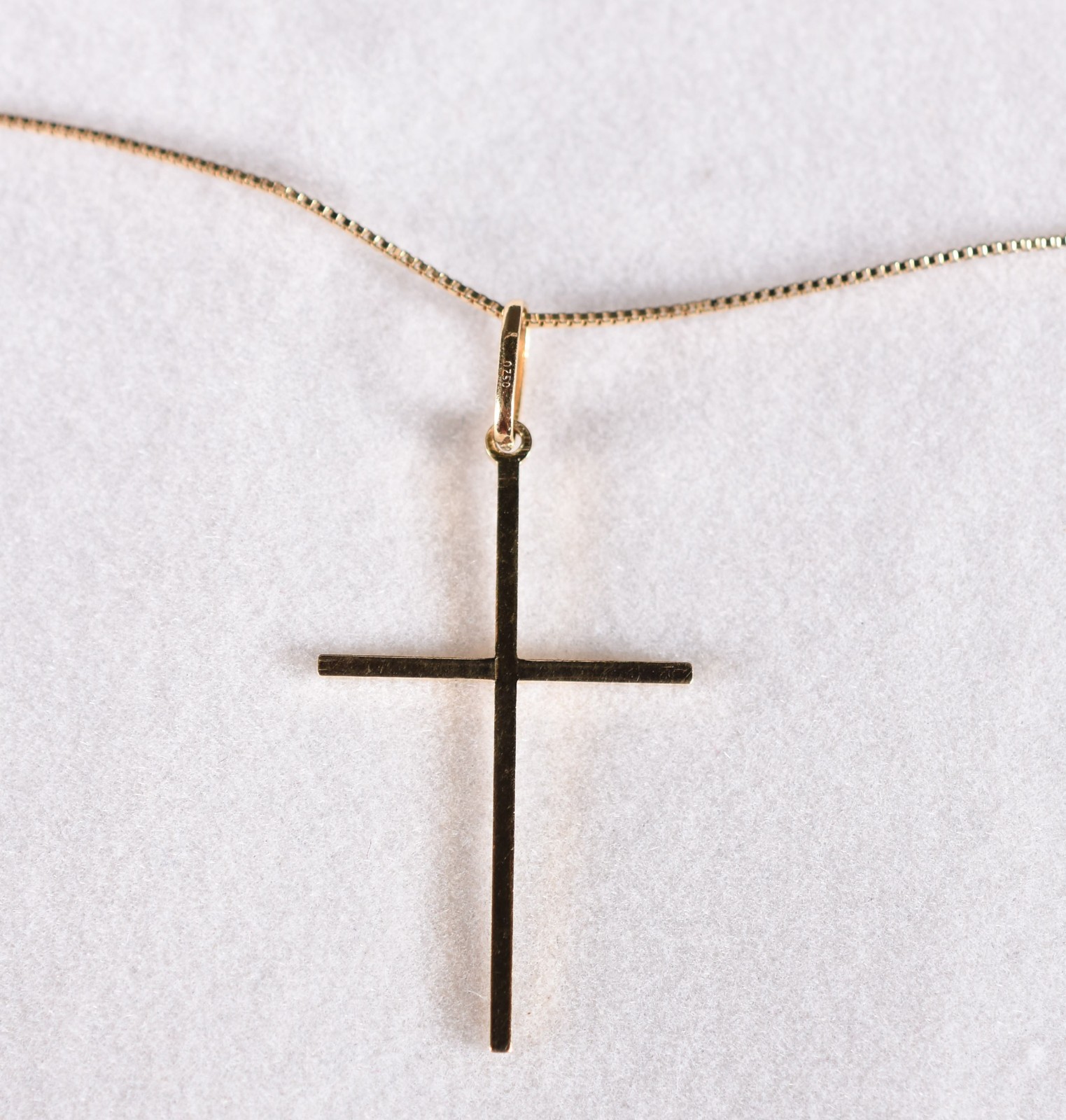 Cordão de ouro 18 k, contraste 750 e pingente na forma de crucifixo... - foto 1 de 6