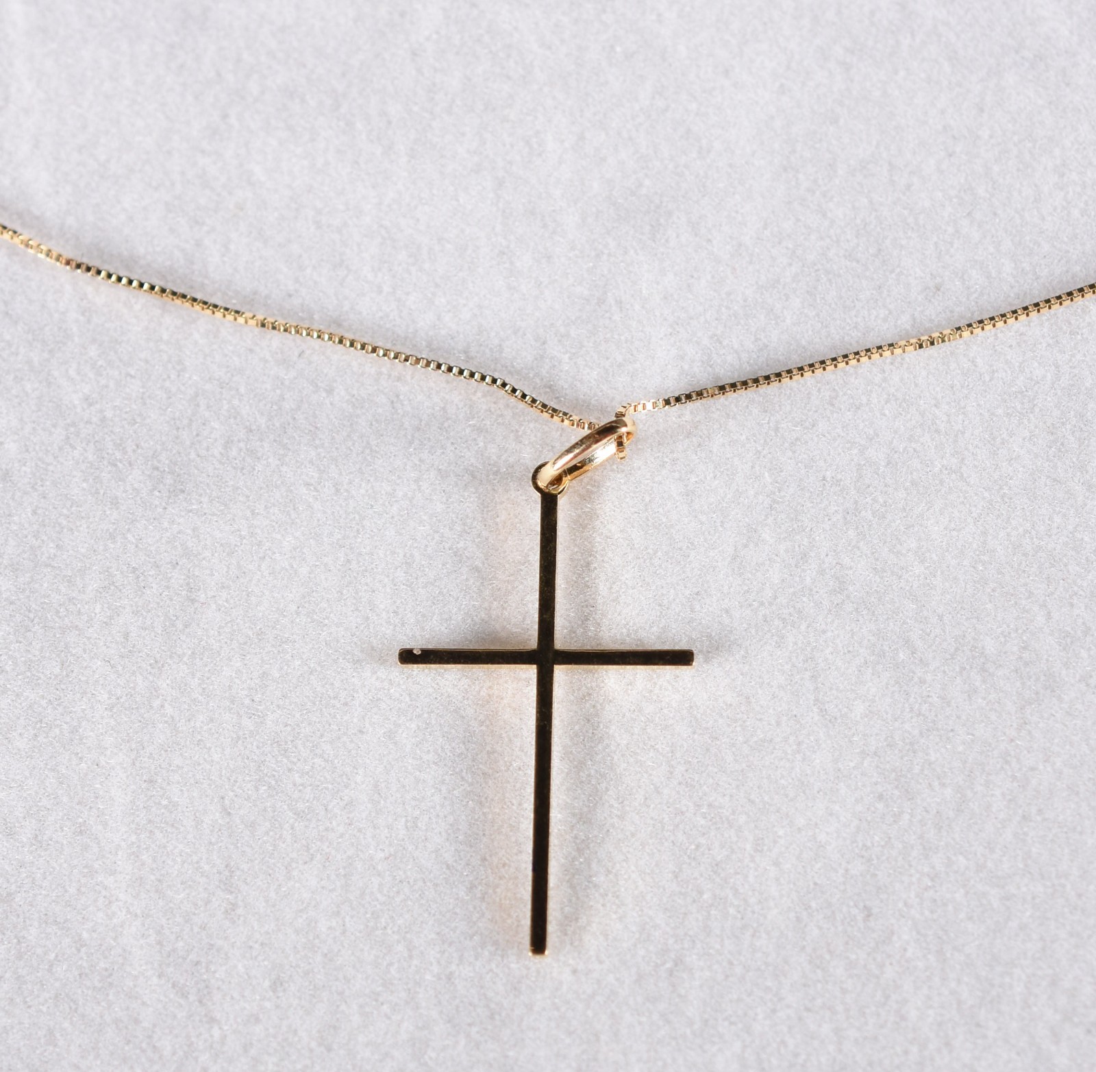 Cordão de ouro 18 k, contraste 750 e pingente na forma de crucifixo... - foto 5 de 6