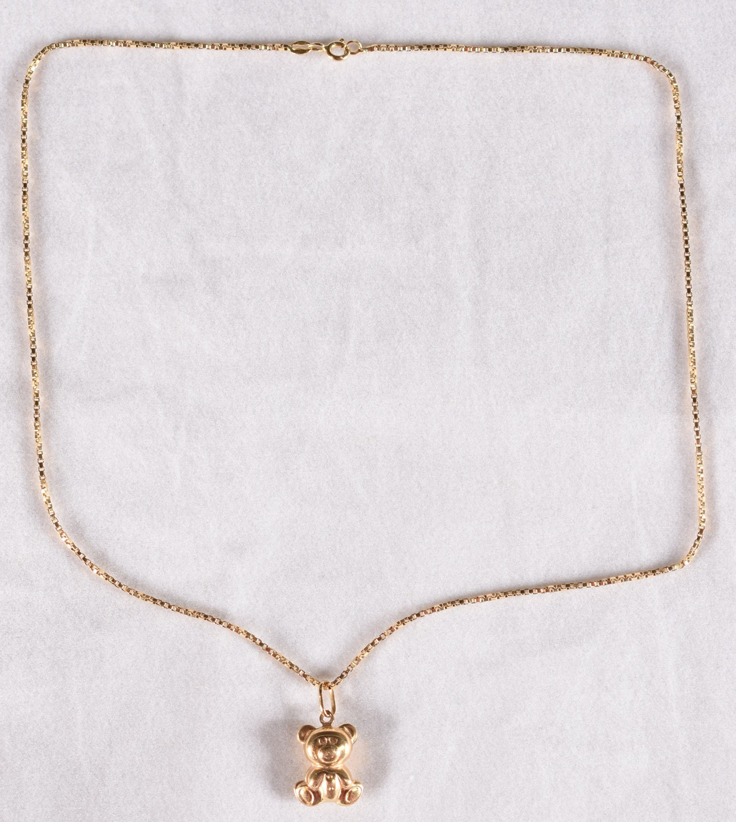 Cordão de ouro 18 k, contraste 750 com pingente na forma de urso... - foto 2 de 5