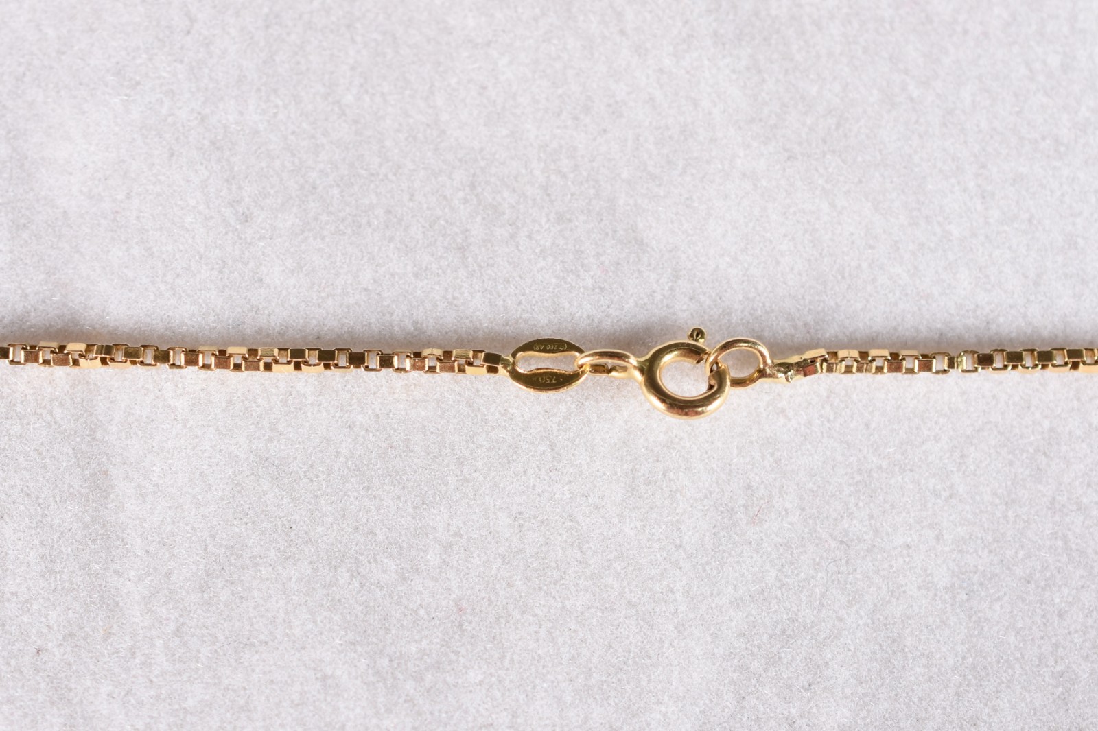 Cordão de ouro 18 k, contraste 750 com pingente na forma de urso... - foto 4 de 5