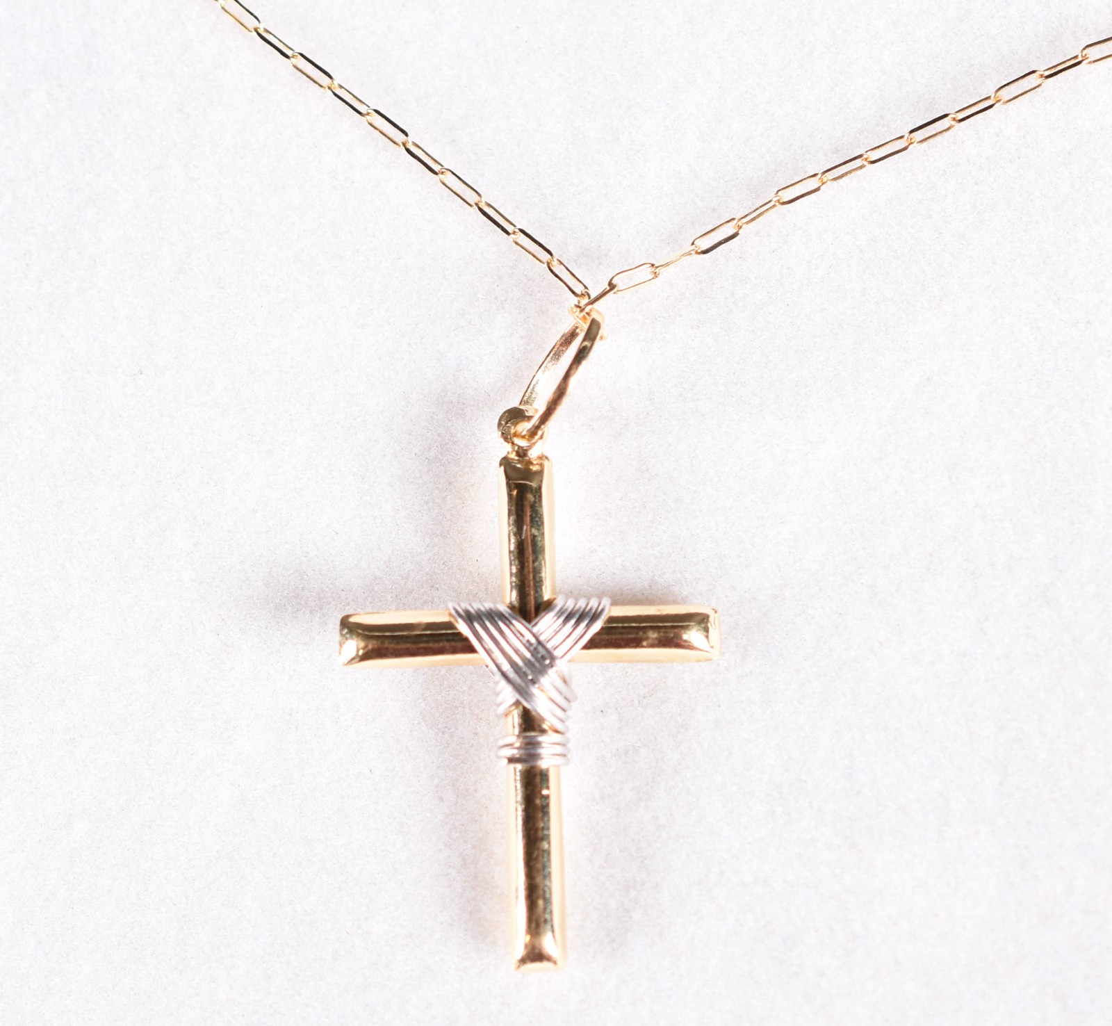 Colar de ouro 18 k, contraste 750 com crucifixo (Por motivos de... - foto 3 de 5