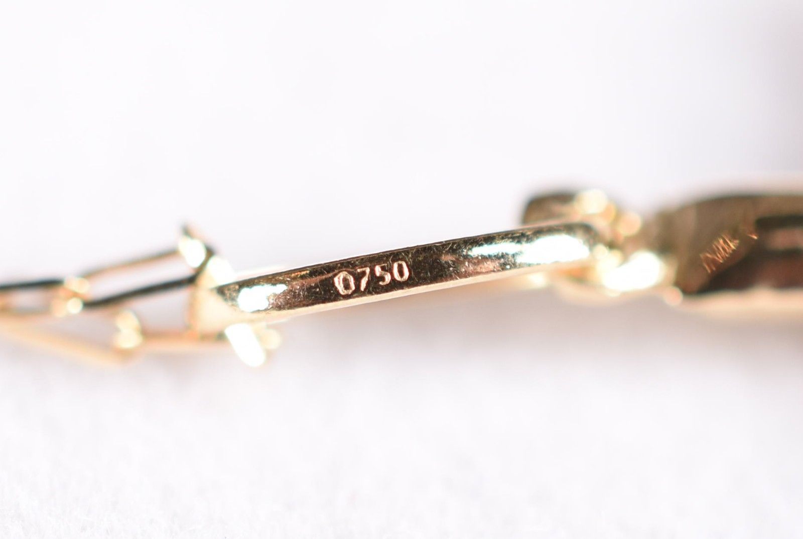 Colar de ouro 18 k, contraste 750 com crucifixo (Por motivos de... - foto 5 de 5