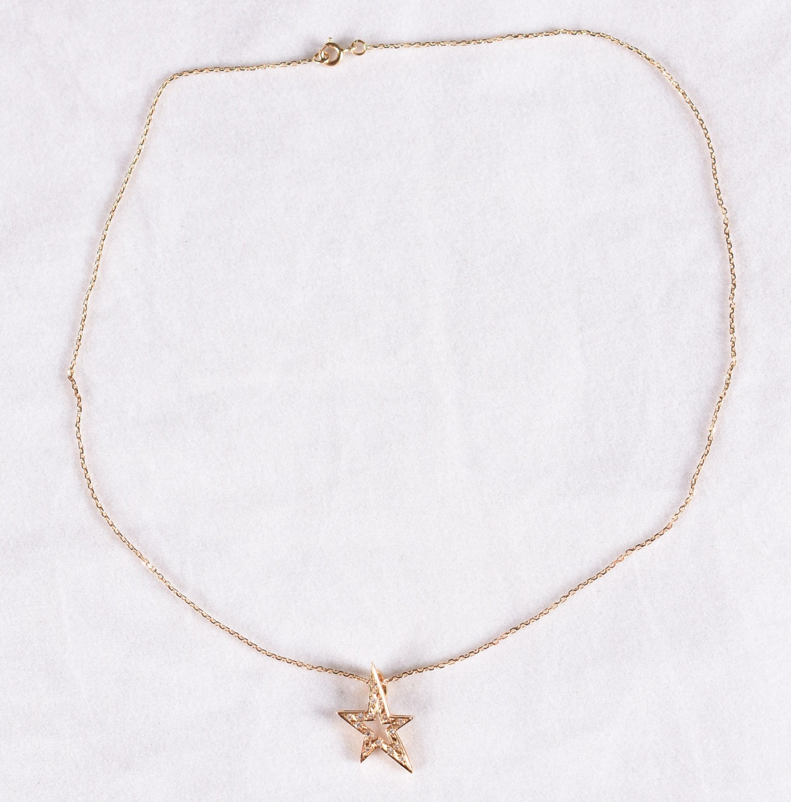 Colar de ouro 18 k, contraste 750 com 10 brilhantes (Por motivos de... - foto 2 de 5