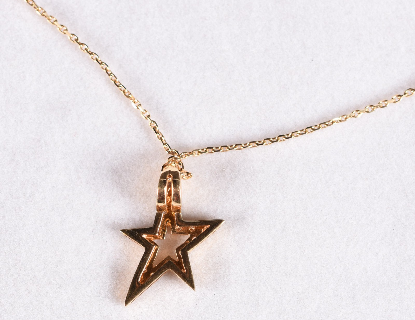 Colar de ouro 18 k, contraste 750 com 10 brilhantes (Por motivos de... - foto 3 de 5