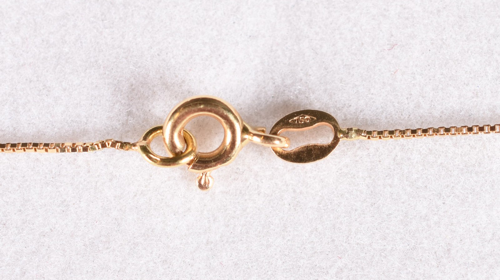 Colar de ouro 18 k, contraste 750 com brilhantes e esmeraldas (Por... - foto 4 de 5