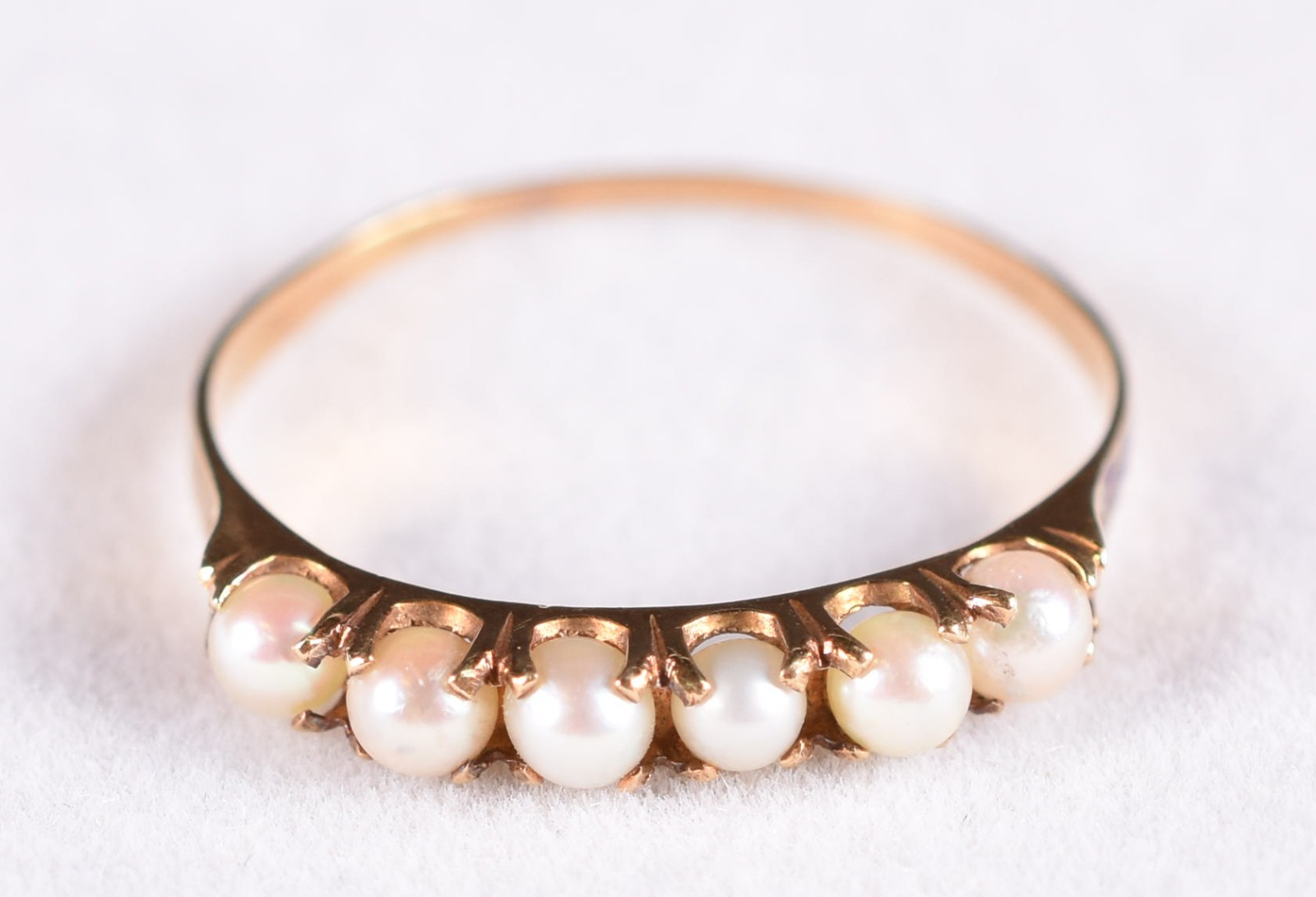 Anel de ouro 18 k, contraste 750 com mini perolas, aro 19 (Por... - foto 1 de 4