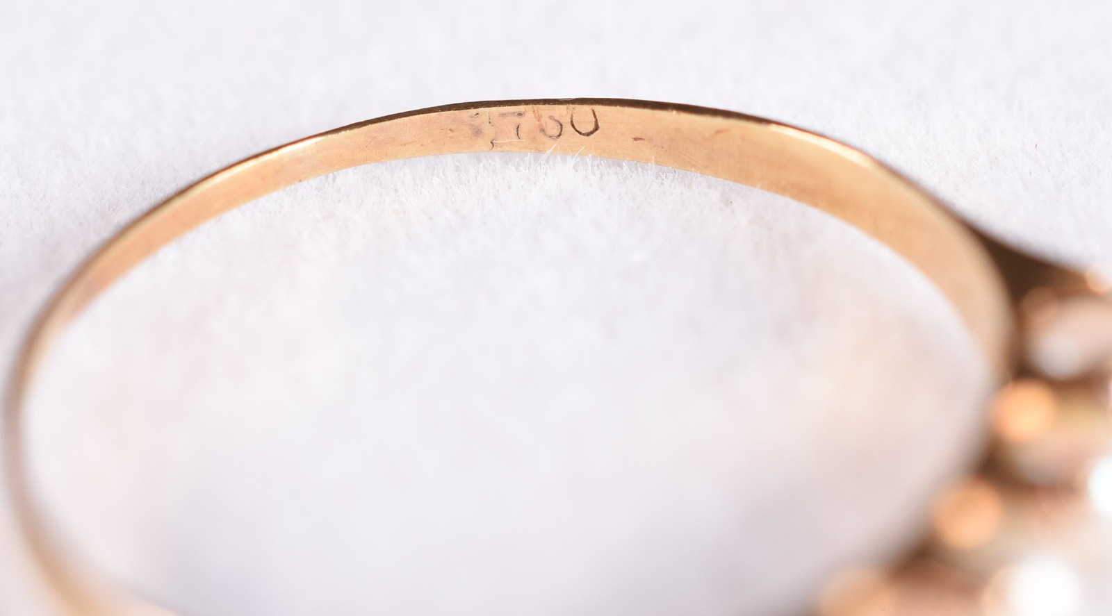 Anel de ouro 18 k, contraste 750 com mini perolas, aro 19 (Por... - foto 4 de 4